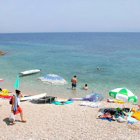 Zavala 8774b Jelsa (Hvar)